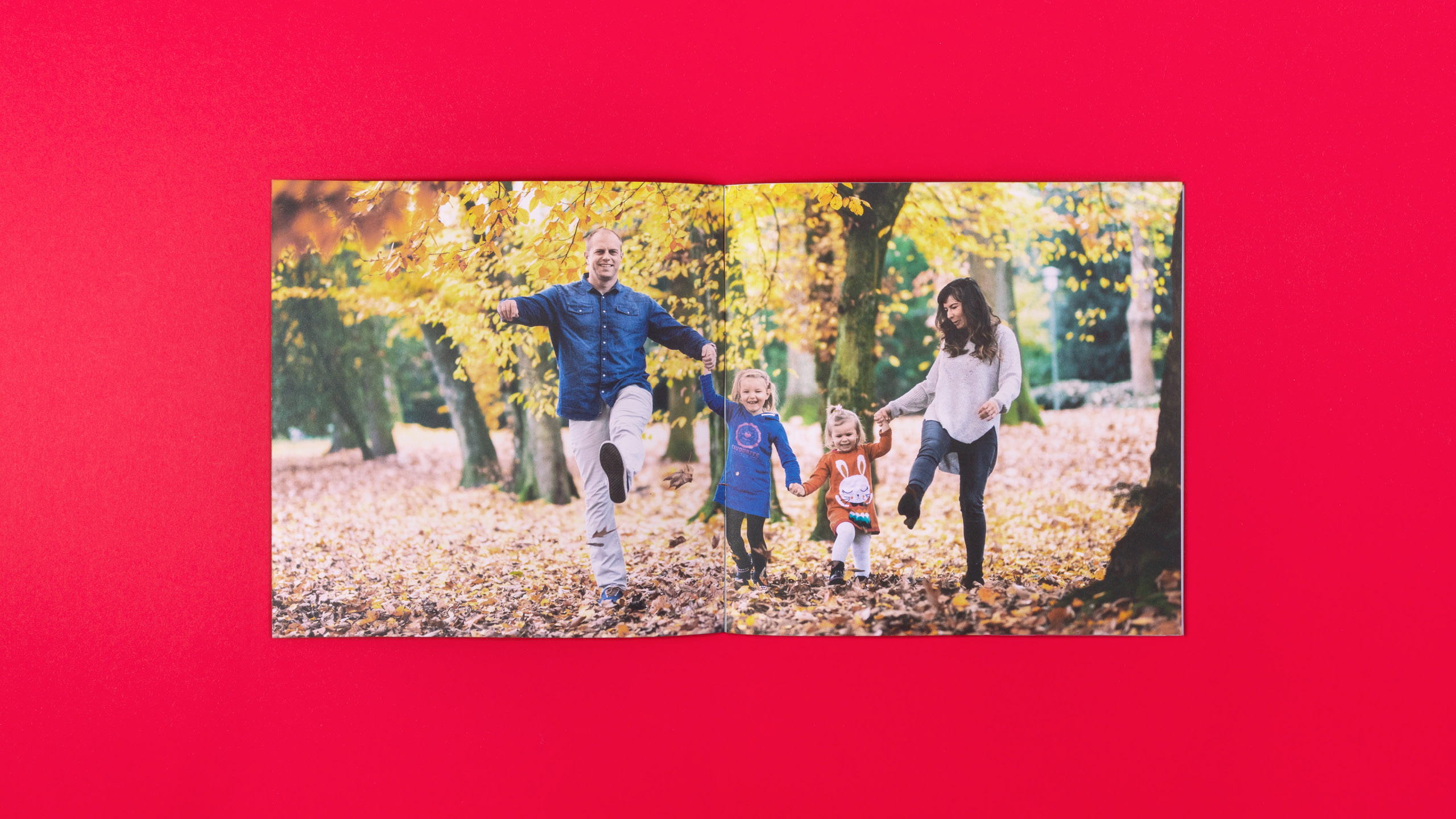 GWG Neuss Image-Broschüre Doppelseite mit Familienfoto